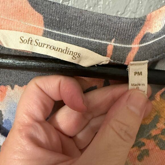 Soft Surroundings Floral Sweater Size Petite Medium - Picture 2 of 4